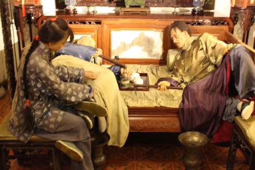 opium et prostitution